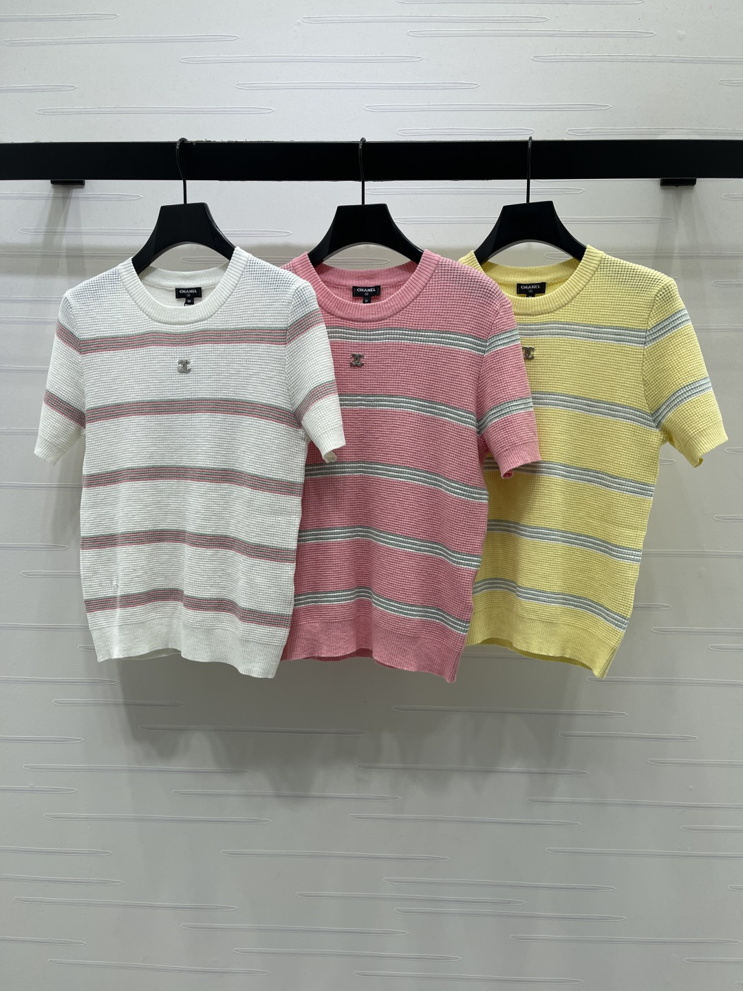 Women's short sleeves